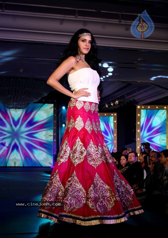 Hot Bolly Celebs at Gitanjali Ticket to Bollywood Event - 34 / 98 photos