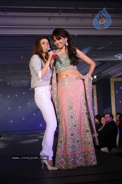 Hot Bolly Celebs at Gitanjali Ticket to Bollywood Event - 44 / 98 photos