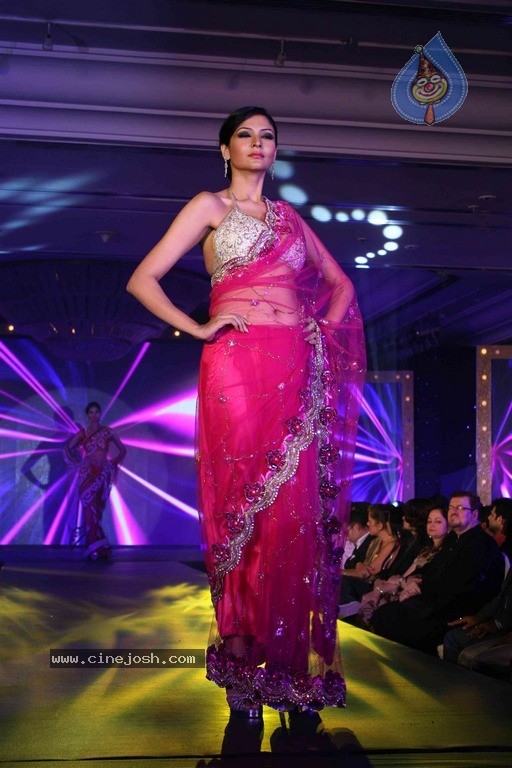 Hot Bolly Celebs at Gitanjali Ticket to Bollywood Event - 49 / 98 photos