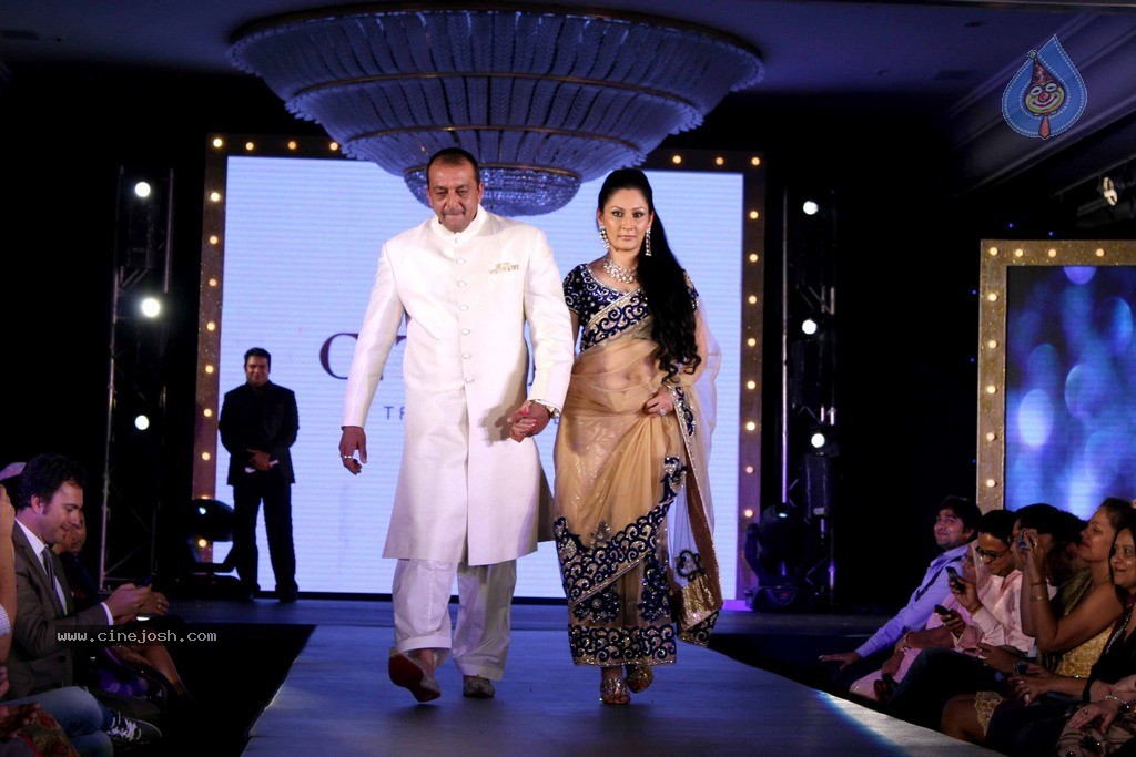 Hot Bolly Celebs at Gitanjali Ticket to Bollywood Event - 51 / 98 photos