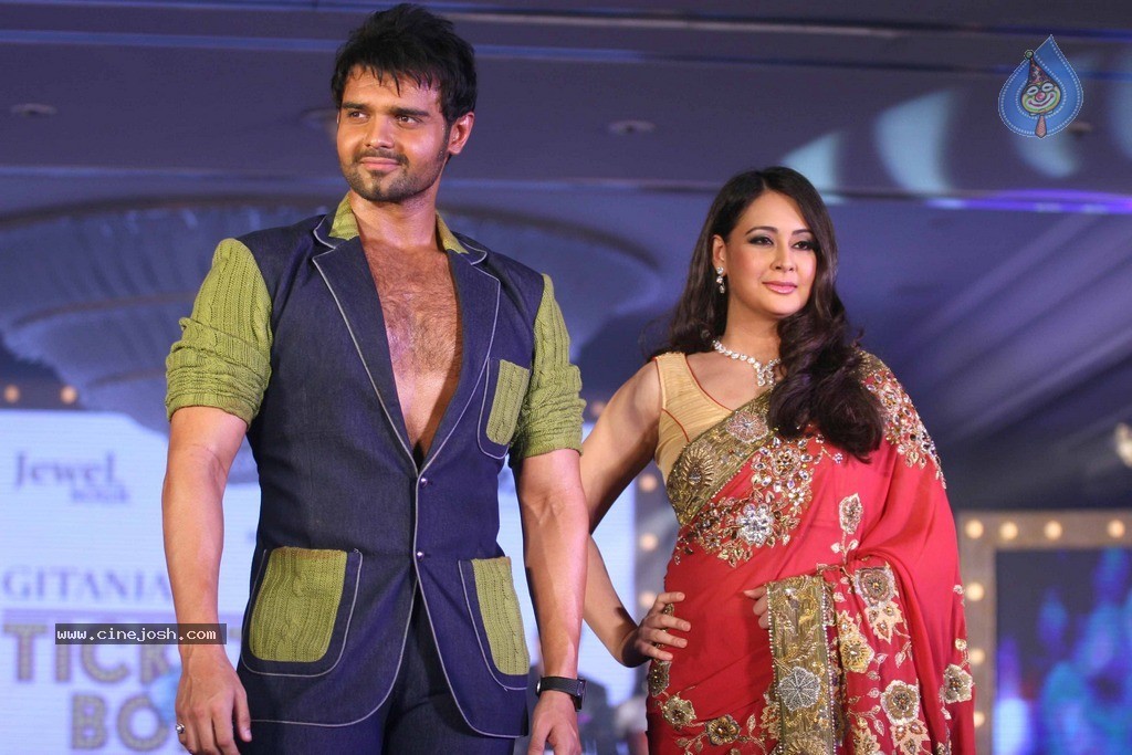Hot Bolly Celebs at Gitanjali Ticket to Bollywood Event - 64 / 98 photos