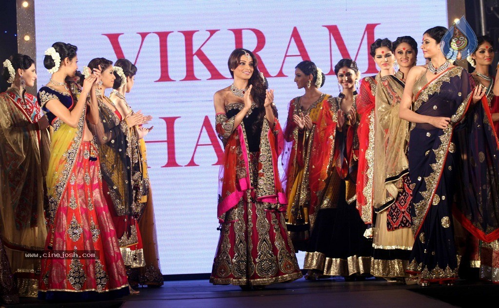 Hot Bolly Celebs at Gitanjali Ticket to Bollywood Event - 77 / 98 photos