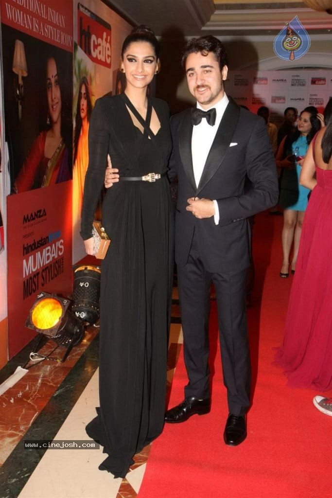 Hot Bolly Celebs at Hindustan Times Style Awards - 78 / 149 photos