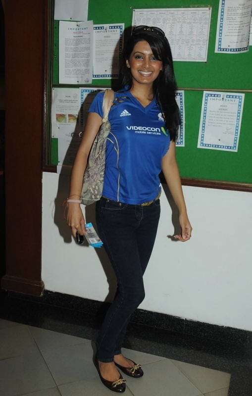 Hot Bolly Celebs at IPL - 3 / 48 photos