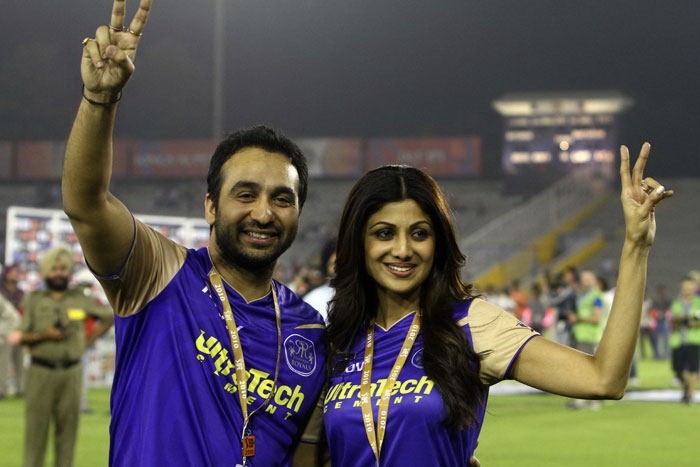 Hot Bolly Celebs at IPL - 9 / 48 photos