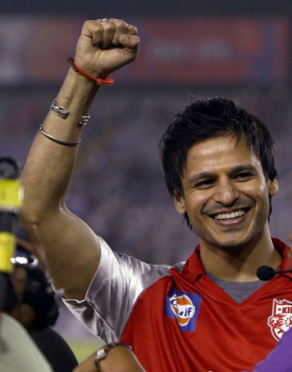 Hot Bolly Celebs at IPL - 43 / 48 photos