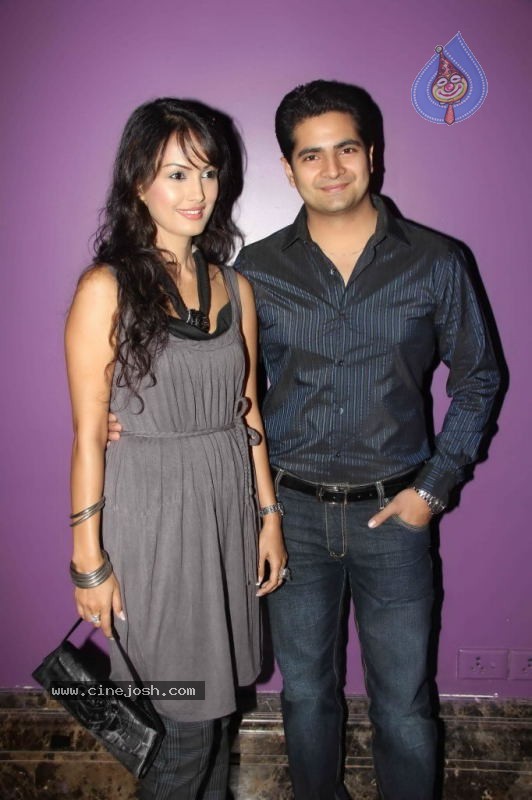 Hot Bolly Celebs at Kashmira Shah Calendar Launch - 33 / 69 photos