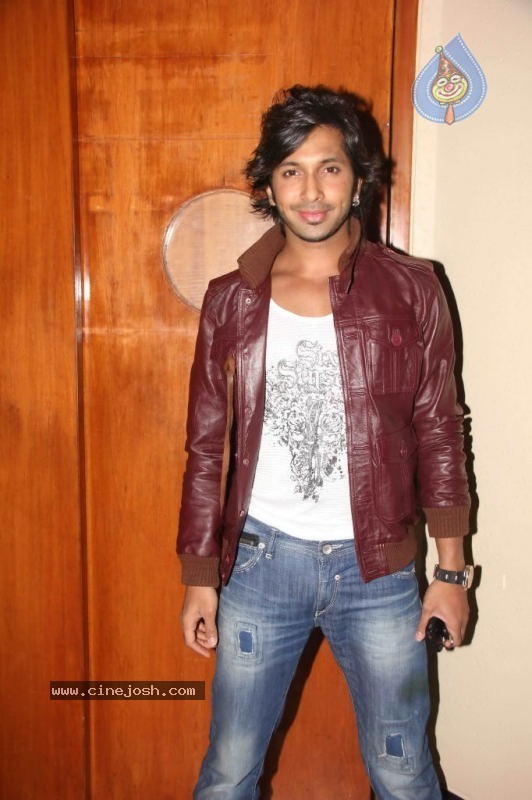 Hot Bolly Celebs at Kashmira Shah Calendar Launch - 44 / 69 photos