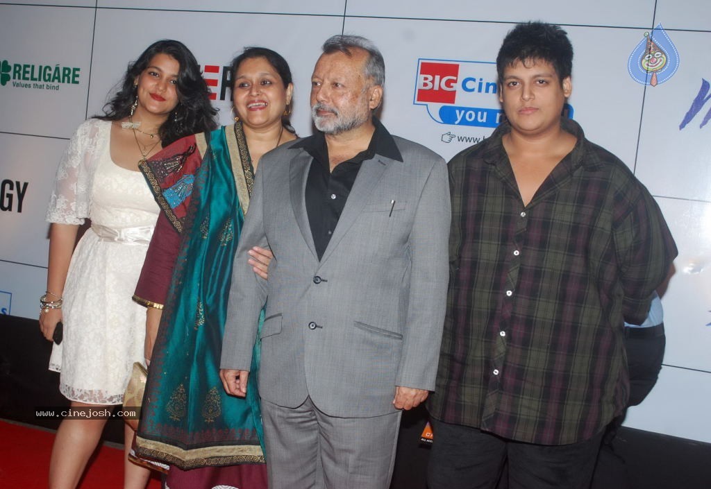 Hot Bolly Celebs at Mausam Premiere - 6 / 112 photos