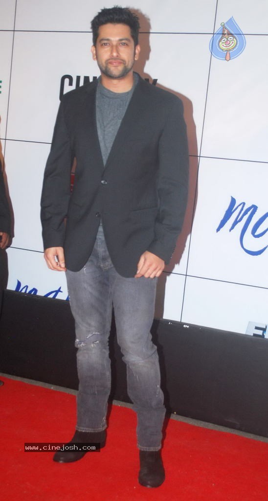 Hot Bolly Celebs at Mausam Premiere - 23 / 112 photos