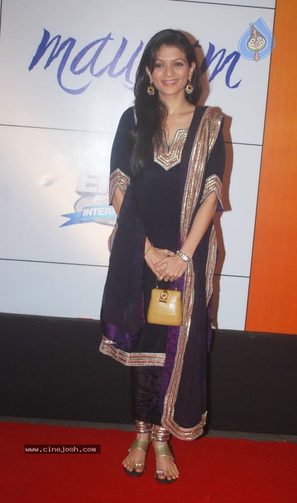 Hot Bolly Celebs at Mausam Premiere - 24 / 112 photos