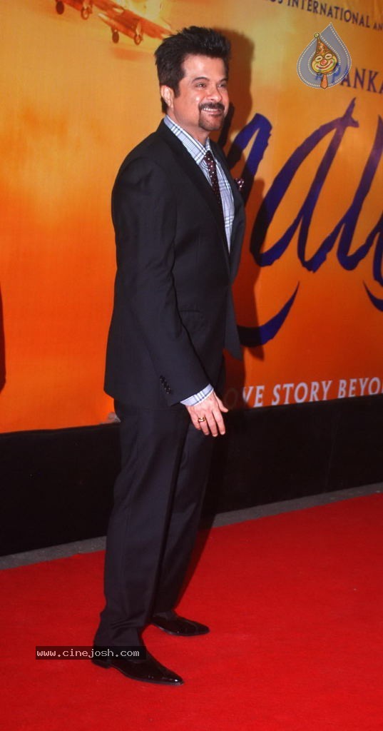 Hot Bolly Celebs at Mausam Premiere - 33 / 112 photos