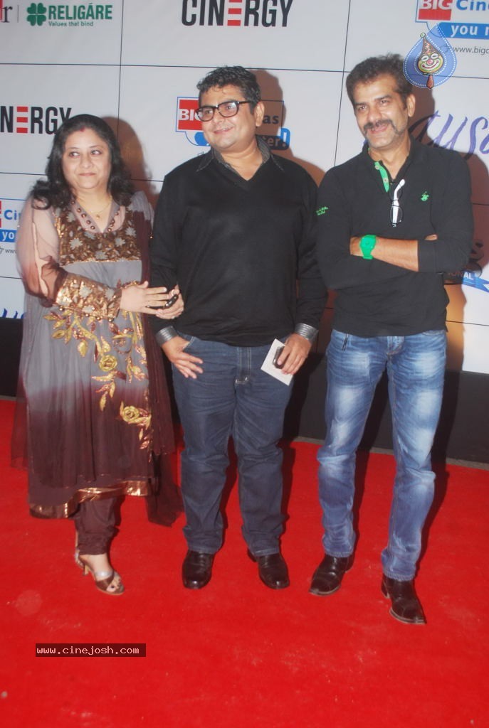 Hot Bolly Celebs at Mausam Premiere - 101 / 112 photos
