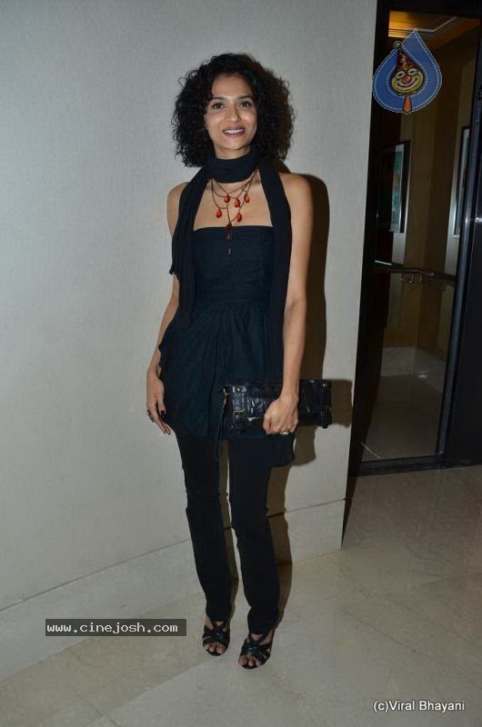 Hot Bolly Celebs at Mijwan Show - 10 / 152 photos