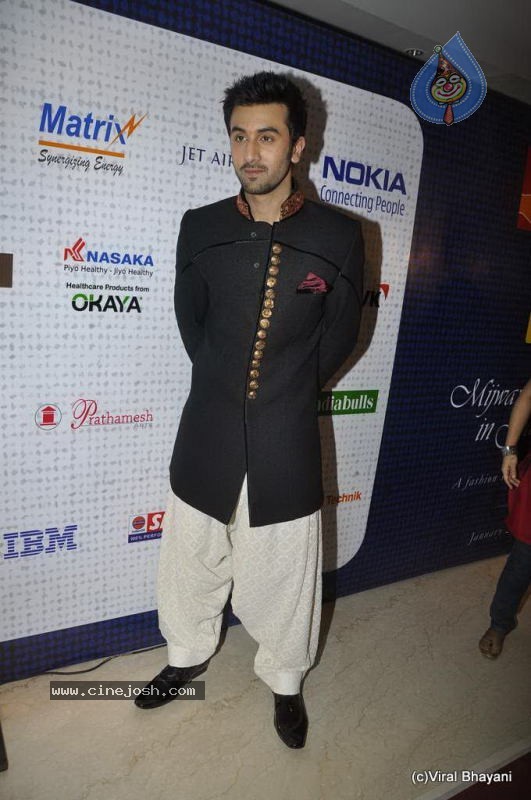 Hot Bolly Celebs at Mijwan Show - 27 / 152 photos