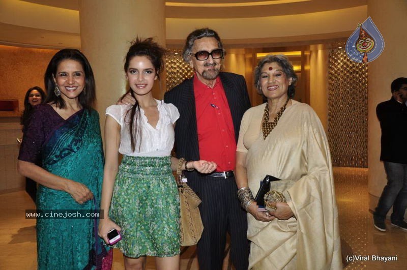 Hot Bolly Celebs at Mijwan Show - 115 / 152 photos