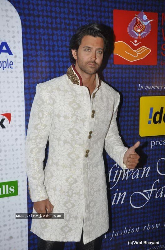Hot Bolly Celebs at Mijwan Show - 121 / 152 photos