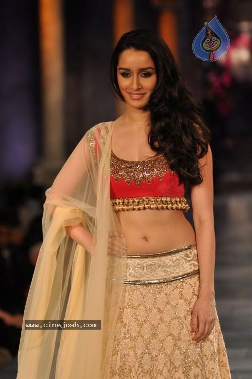 Hot Bolly Celebs at Mijwan Welfare Society Fashion Show - 68 / 131 photos