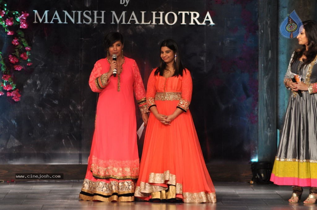 Hot Bolly Celebs at Mijwan Welfare Society Fashion Show - 102 / 131 photos