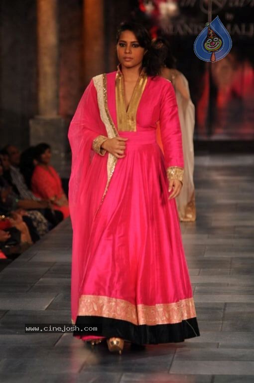 Hot Bolly Celebs at Mijwan Welfare Society Fashion Show - 128 / 131 photos
