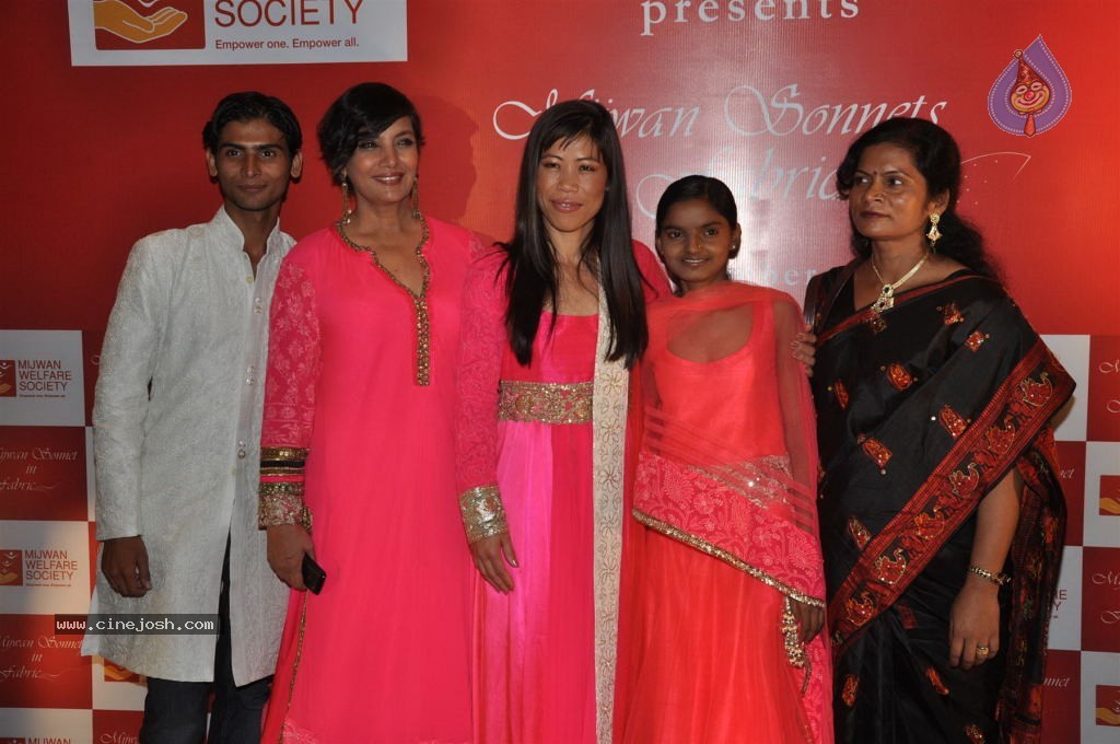 Hot Bolly Celebs at Mijwan Welfare Society Fashion Show - 129 / 131 photos