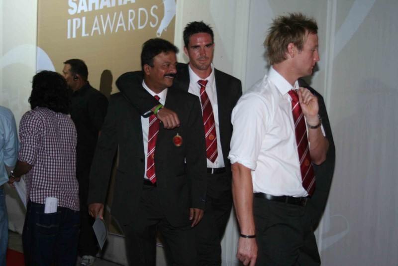 Hot Bolly Celebs at Sahara IPL Awards 2010 Ceremony - 32 / 62 photos