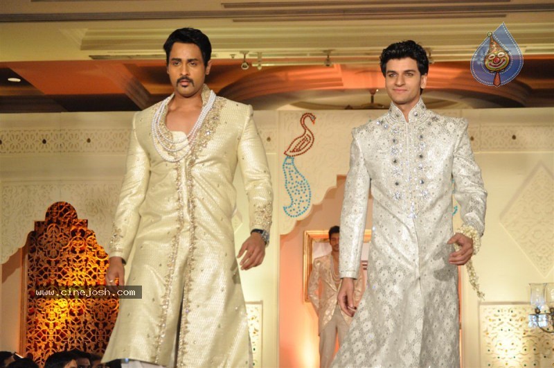 Hot Bolly Celebs at Shagun 10 Fashion Show - 10 / 56 photos