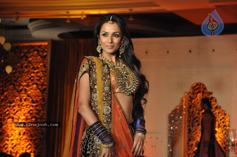 Hot Bolly Celebs at Shagun 10 Fashion Show - 13 / 56 photos