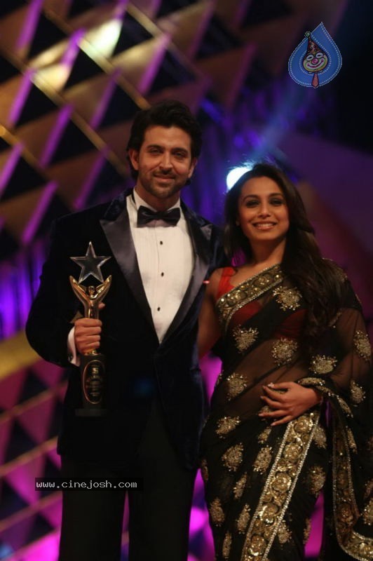 Hot Bolly Celebs at Stardust Awards 2011 - 23 / 75 photos