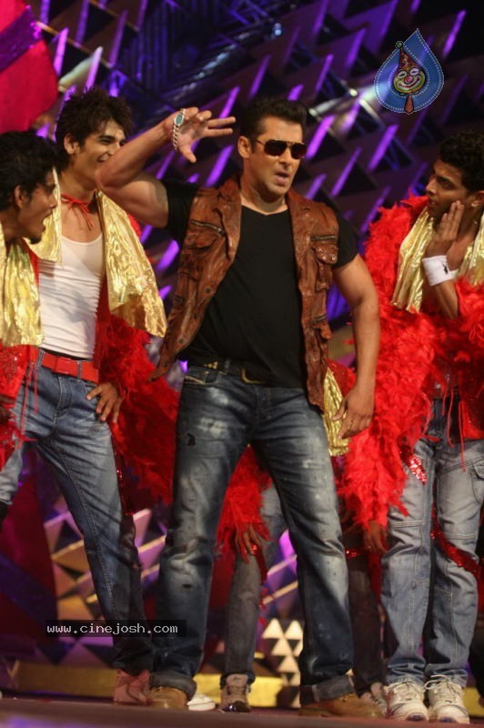 Hot Bolly Celebs at Stardust Awards 2011 - 29 / 75 photos