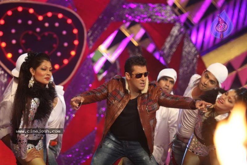 Hot Bolly Celebs at Stardust Awards 2011 - 40 / 75 photos