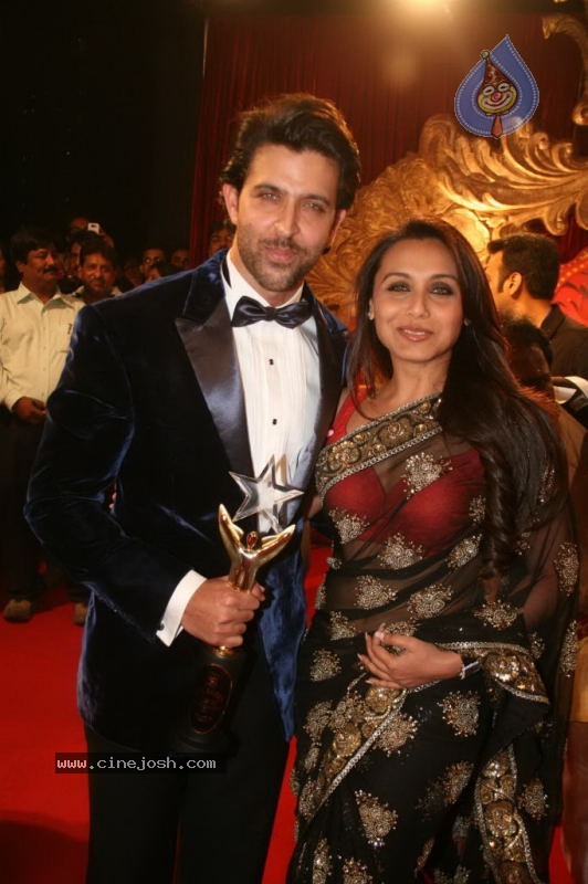 Hot Bolly Celebs at Stardust Awards 2011 - 42 / 75 photos