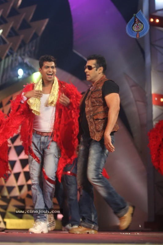 Hot Bolly Celebs at Stardust Awards 2011 - 44 / 75 photos