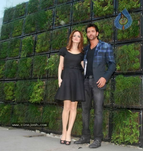 Hot Bolly Celebs at The Charcoal Project Launch - 27 / 108 photos