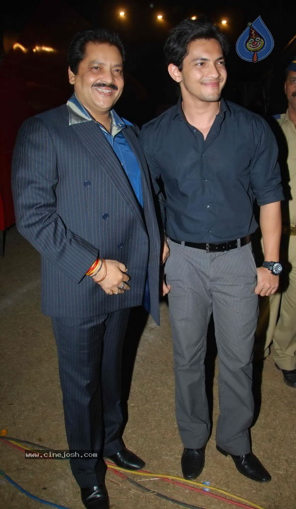Hot Bolly Celebs at Umang 2012 - 21 / 149 photos