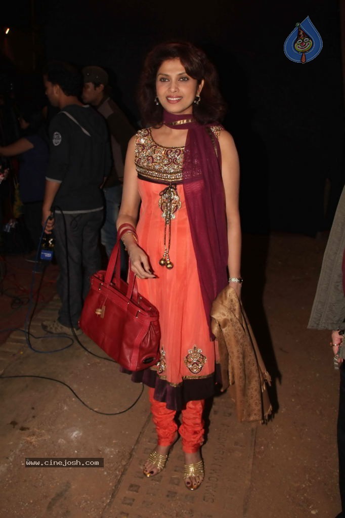 Hot Bolly Celebs at Umang 2012 - 82 / 149 photos
