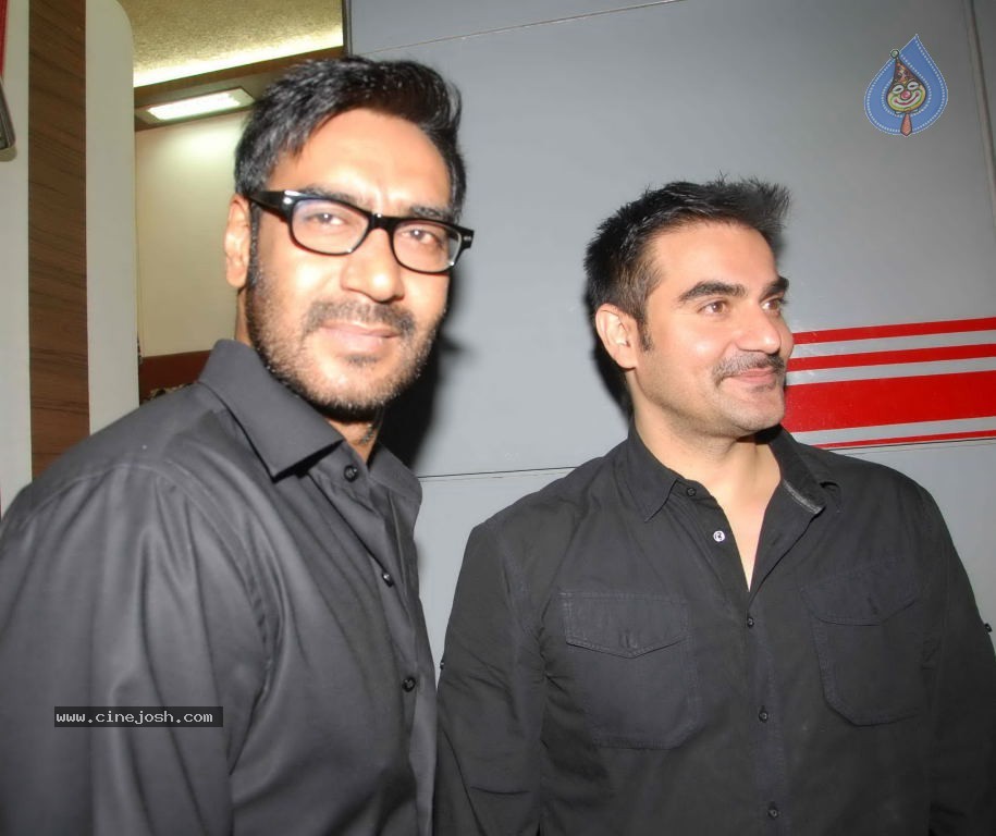Hot Bolly Celebs at Umang 2012 - 92 / 149 photos