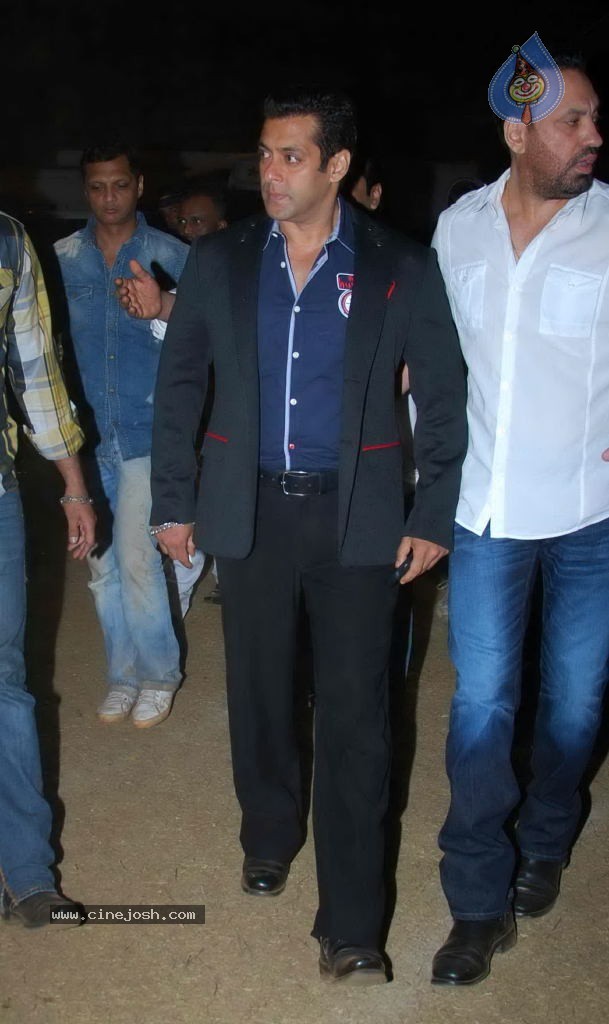 Hot Bolly Celebs at Umang 2012 - 105 / 149 photos
