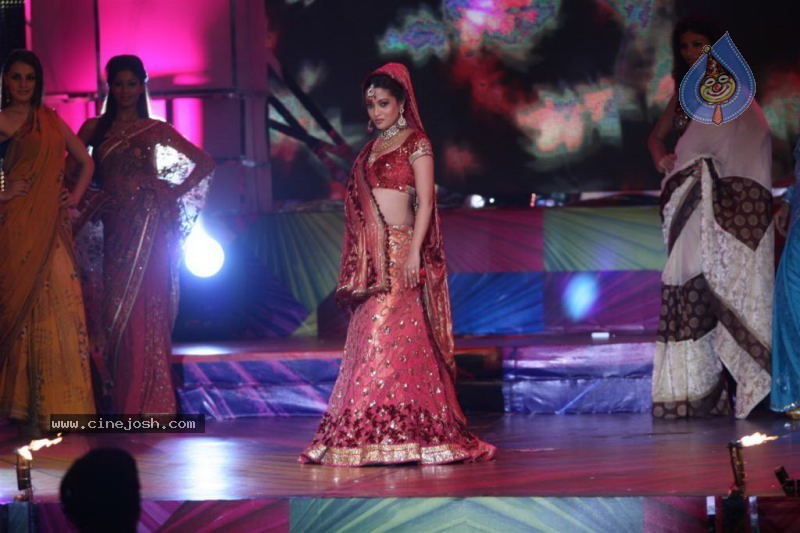 Hot Bolly Celebs Performance at Gitanjali Wedding Carnival - 36 / 67 photos