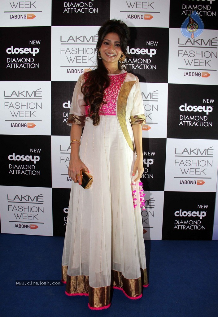 Hot Bolly Celebs Walks the Ramp at LFW 2014 - 9 / 187 photos