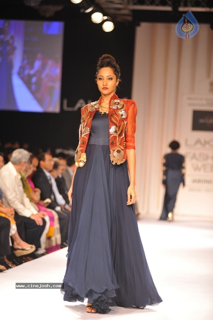 Hot Bolly Celebs Walks the Ramp at LFW 2014 - 15 / 187 photos