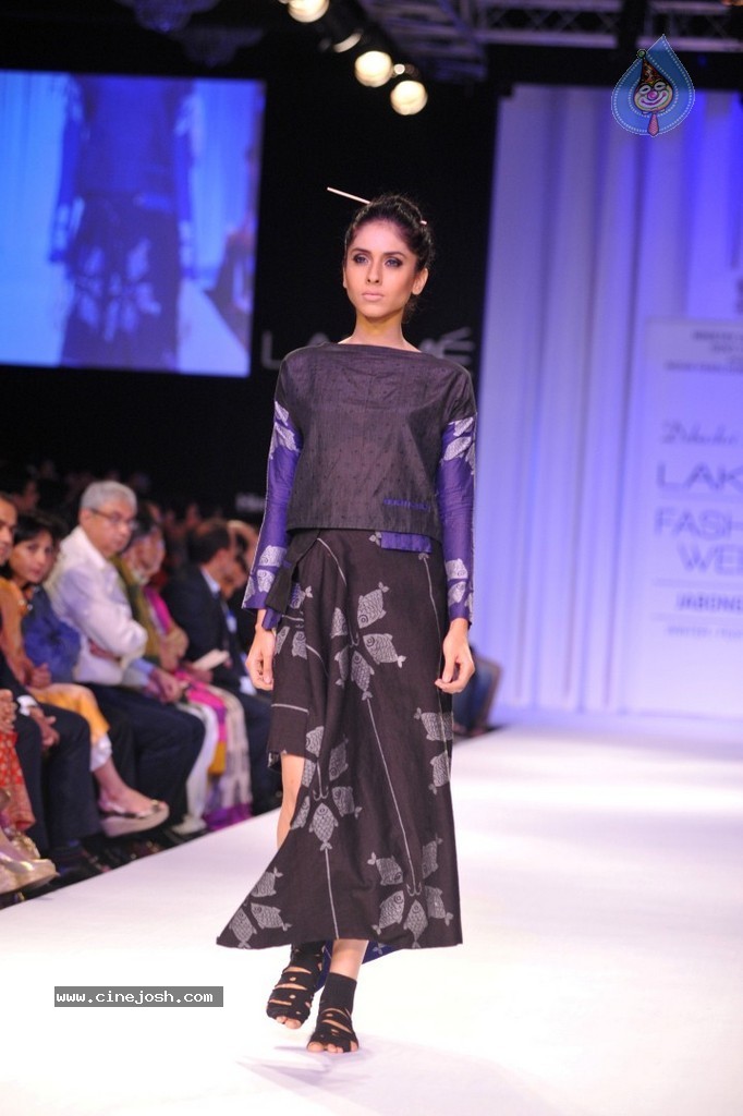 Hot Bolly Celebs Walks the Ramp at LFW 2014 - 16 / 187 photos