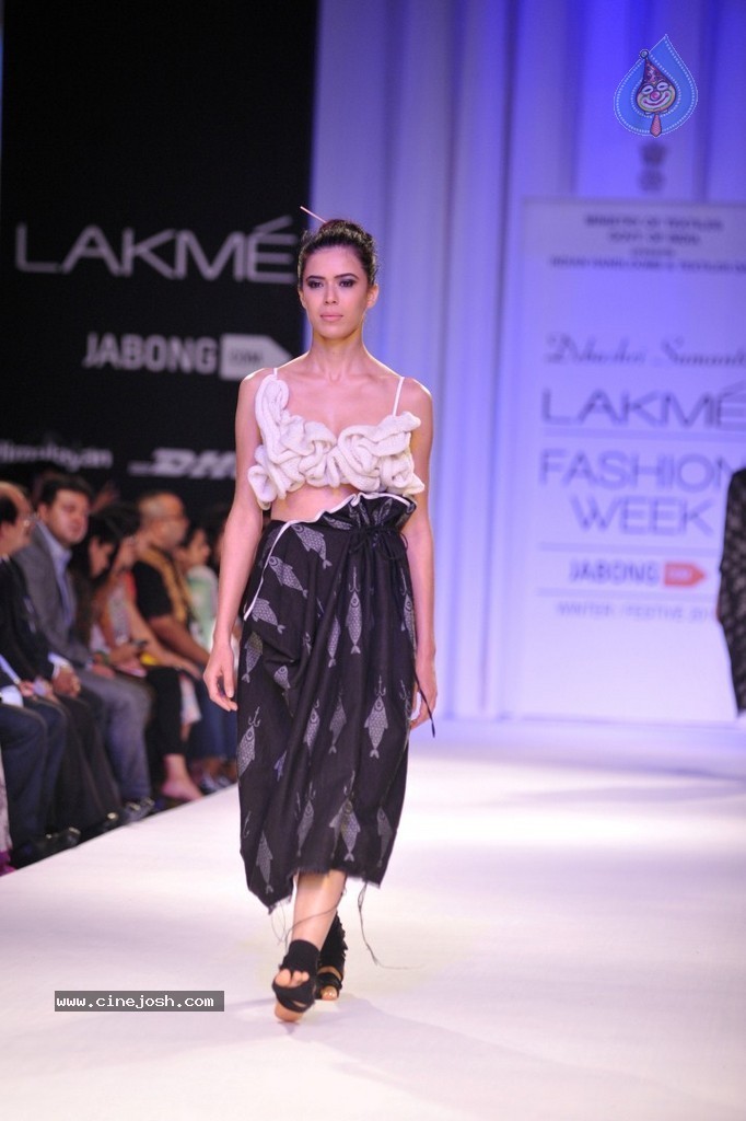 Hot Bolly Celebs Walks the Ramp at LFW 2014 - 23 / 187 photos
