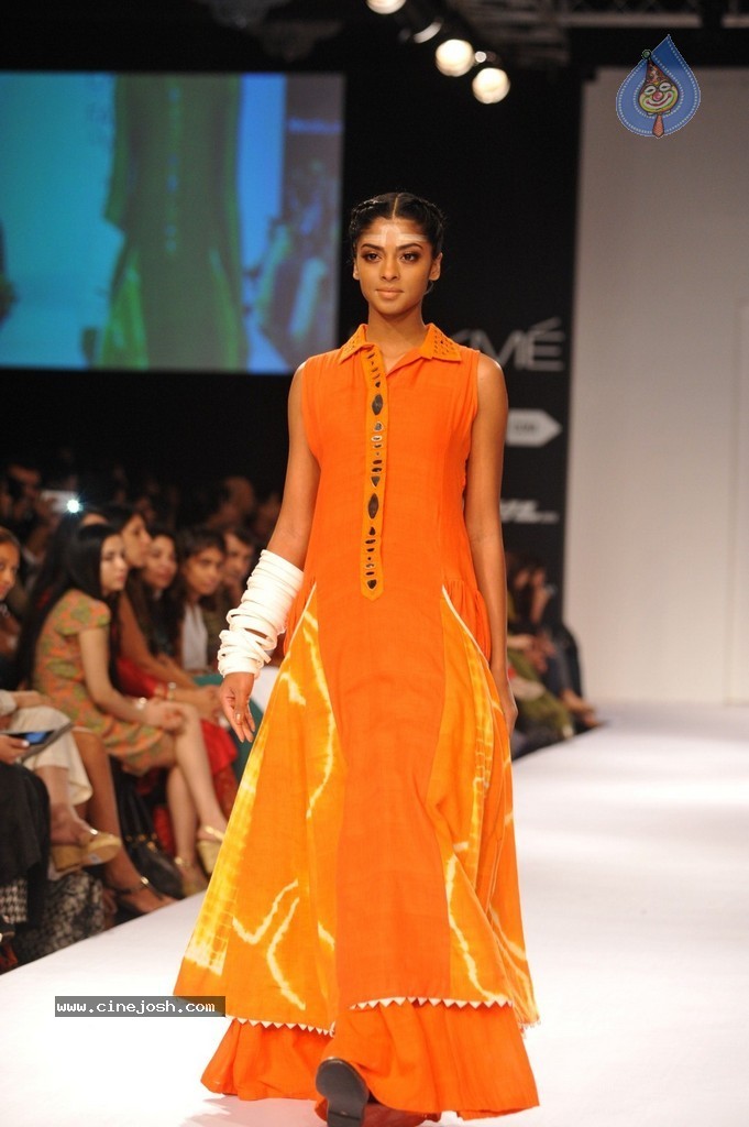 Hot Bolly Celebs Walks the Ramp at LFW 2014 - 24 / 187 photos