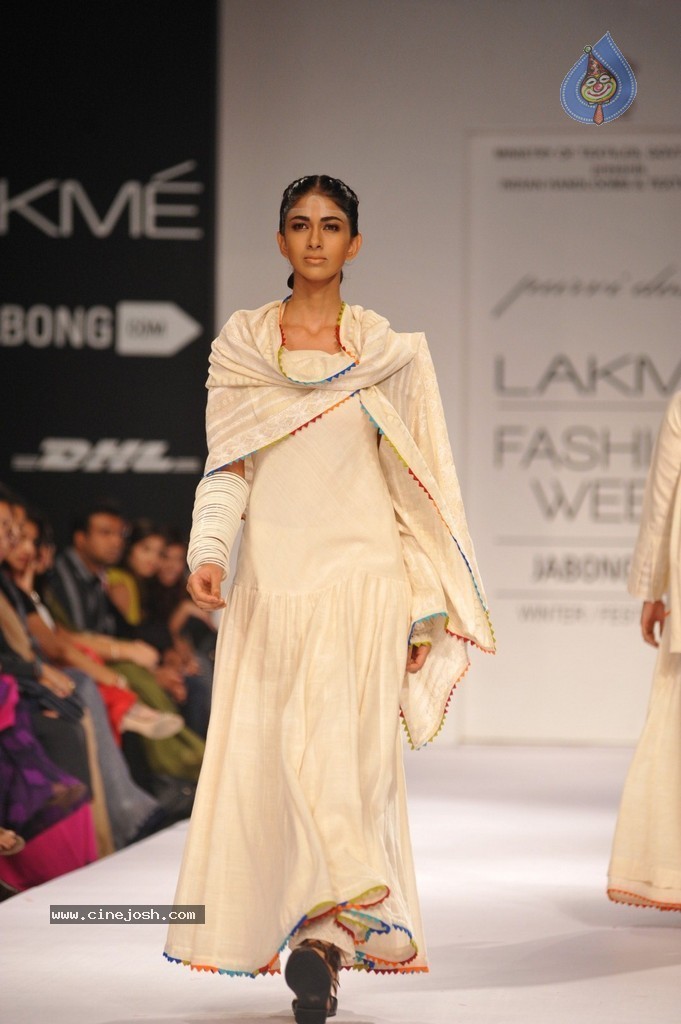 Hot Bolly Celebs Walks the Ramp at LFW 2014 - 36 / 187 photos