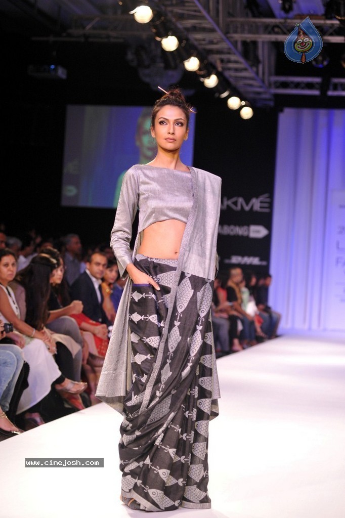 Hot Bolly Celebs Walks the Ramp at LFW 2014 - 43 / 187 photos