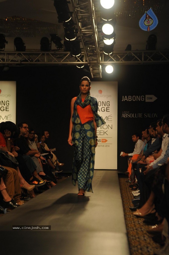 Hot Bolly Celebs Walks the Ramp at LFW 2014 - 53 / 187 photos