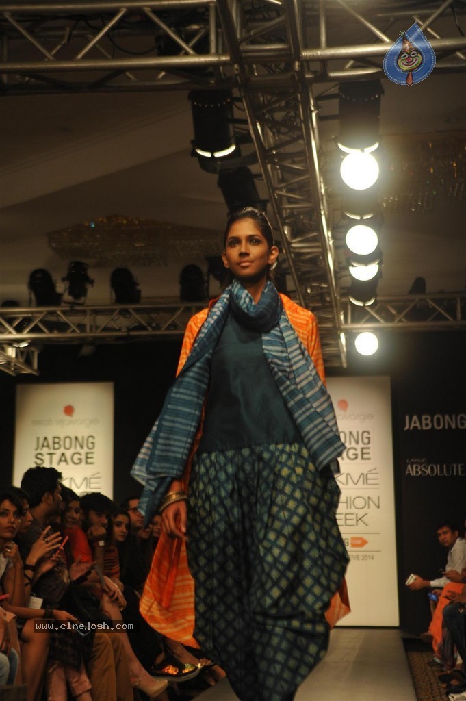 Hot Bolly Celebs Walks the Ramp at LFW 2014 - 56 / 187 photos