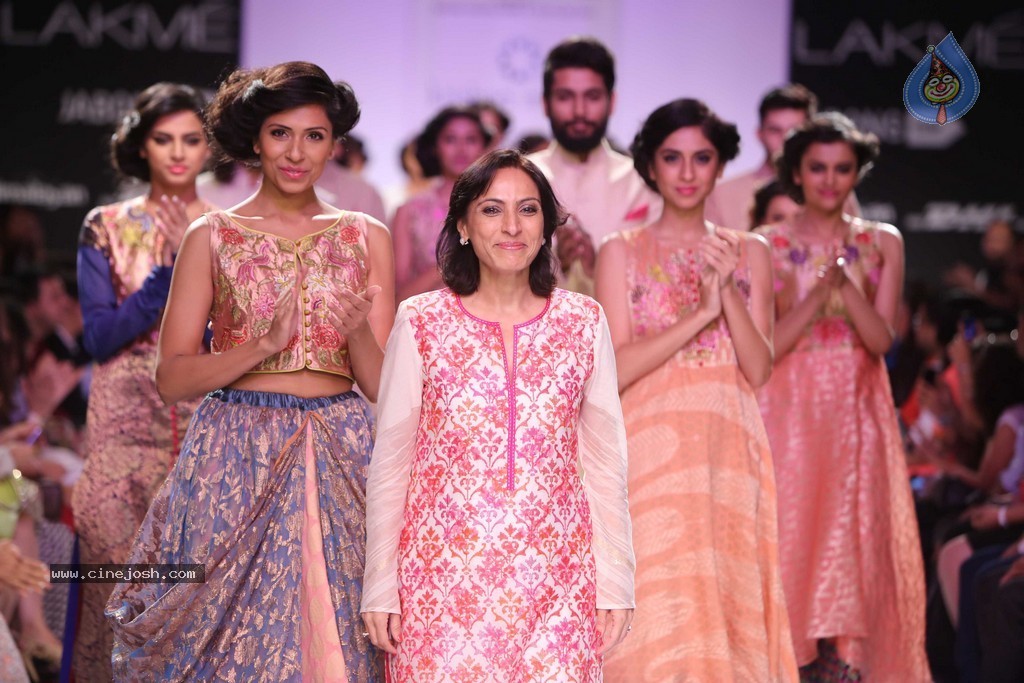 Hot Bolly Celebs Walks the Ramp at LFW 2014 - 70 / 187 photos