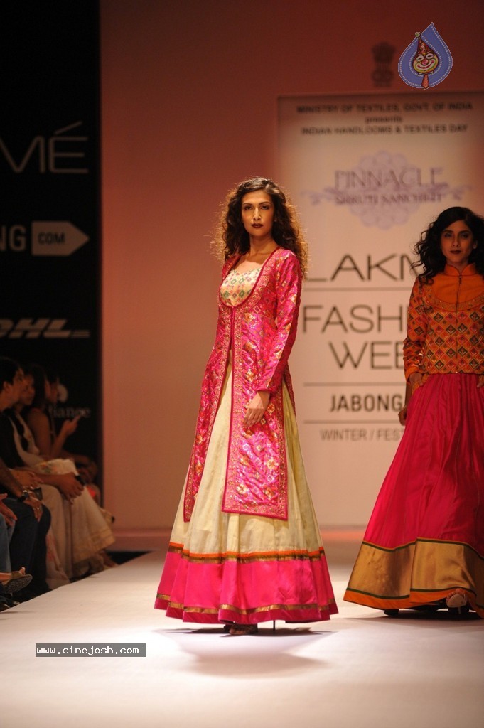 Hot Bolly Celebs Walks the Ramp at LFW 2014 - 77 / 187 photos